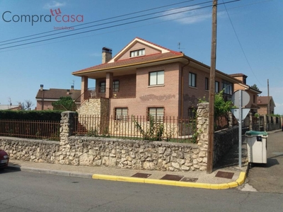 Venta Casa unifamiliar en Cerro de la Fuente La Lastrilla. Con terraza 425 m²