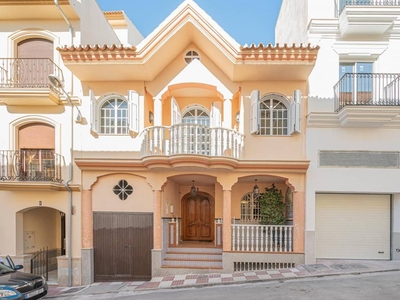 Venta Casa unifamiliar en Gondola Alhaurín El Grande. Con terraza 376 m²