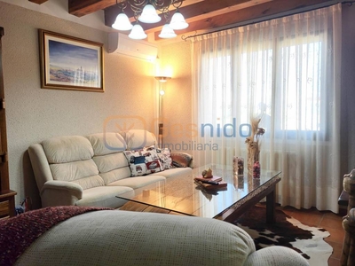 Venta Casa unifamiliar Martín Miguel. Con terraza 225 m²