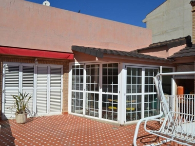 Venta Chalet La Pobla de Vallbona. Buen estado plaza de aparcamiento con balcón calefacción central 470 m²