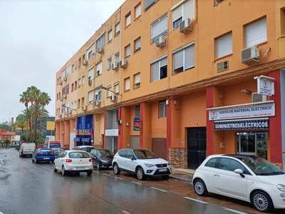 Venta Piso Alcalá de Guadaíra. Piso de tres habitaciones en Rafael Beca. Tercera planta