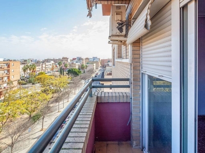 Venta Piso Aldaia. Piso de dos habitaciones en Calle del Río Vinalopó 6. Muy buen estado cuarta planta plaza de aparcamiento con balcón