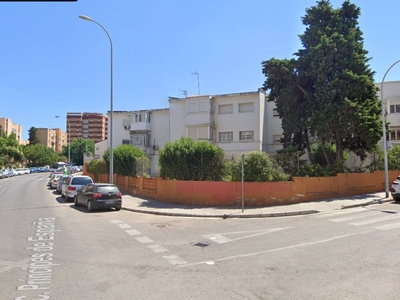 Venta Piso Algeciras. Piso de tres habitaciones en Calle Príncipes de España. Buen estado planta baja con terraza