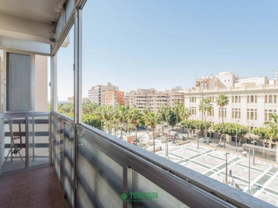 Venta Piso Almería. Entreplanta con terraza