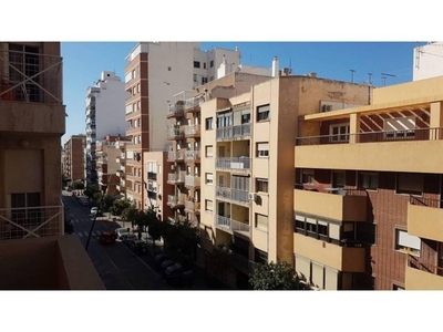 Venta Piso Almería. Piso de dos habitaciones en Avenida PABLO IGLESIAS. A reformar tercera planta con terraza