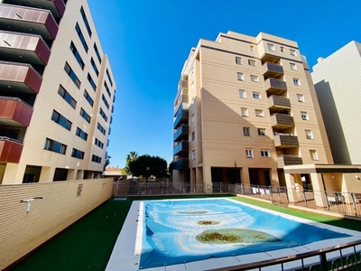 Venta Piso Almería. Piso de tres habitaciones Sexta planta con terraza