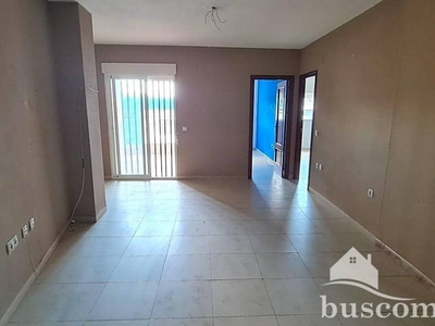 Venta Piso Almuñécar. Piso de tres habitaciones en Calle Laderas de Castelar. Buen estado primera planta con balcón