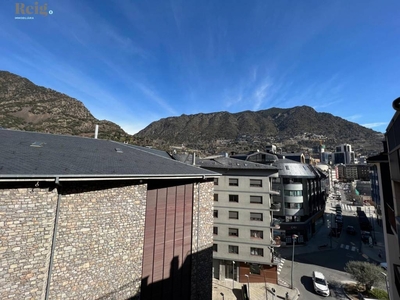 Venta Piso Andorra la Vella. Piso de tres habitaciones Quinta planta con terraza