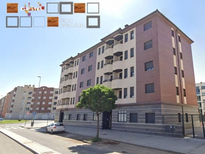 Venta Piso Ávila. Piso de dos habitaciones en Avenida Derechos Humanos 30. Buen estado con terraza