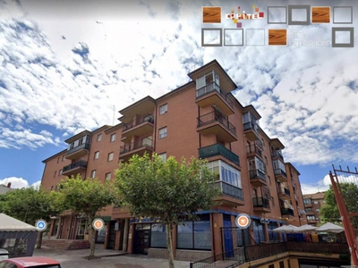 Venta Piso Ávila. Piso de tres habitaciones en Calle Rafaela de Antonio. Buen estado primera planta con terraza