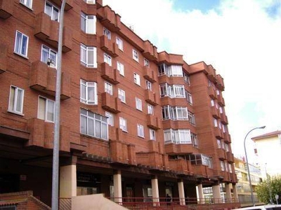 Venta Piso Ávila. Piso de tres habitaciones en calle soria. Buen estado primera planta con terraza