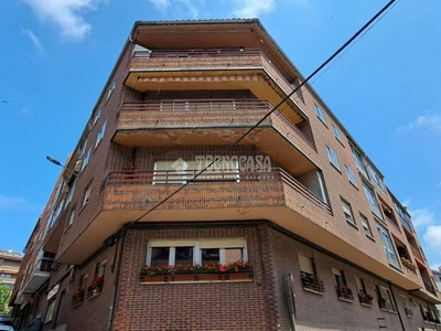 Venta Piso Ávila. Piso de tres habitaciones Entreplanta plaza de aparcamiento con terraza calefacción central
