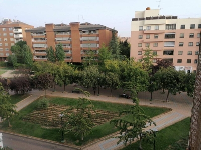 Venta Piso Badajoz. Piso de cuatro habitaciones Cuarta planta