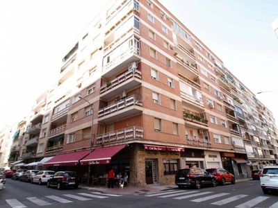 Venta Piso Badajoz. Piso de cuatro habitaciones Cuarta planta con balcón