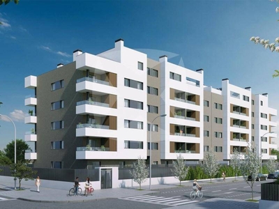Venta Piso Badajoz. Piso de cuatro habitaciones Nuevo primera planta plaza de aparcamiento calefacción individual
