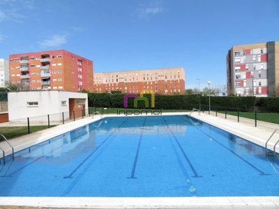 Venta Piso Badajoz. Piso de cuatro habitaciones Quinta planta con terraza