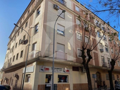 Venta Piso Badajoz. Piso de tres habitaciones Buen estado tercera planta calefacción individual