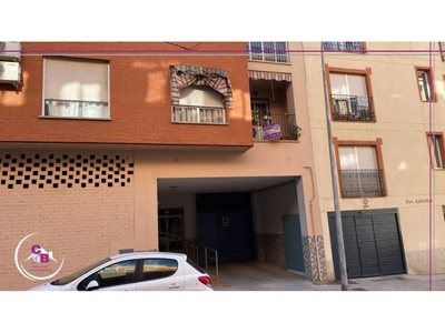 Venta Piso Badajoz. Piso de tres habitaciones en Calle Pintor Barjola. Buen estado primera planta con terraza