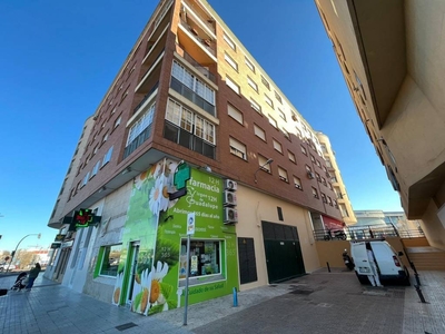 Venta Piso Badajoz. Piso de tres habitaciones en Corte De Peleas. Tercera planta con terraza