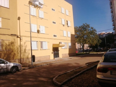 Venta Piso Badajoz. Piso de tres habitaciones en Mejico. Tercera planta con balcón