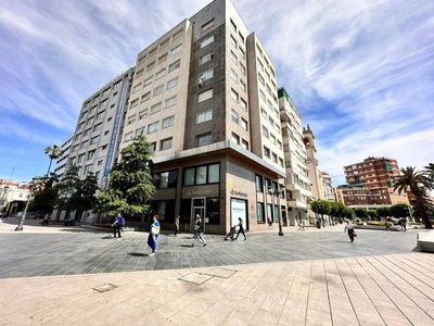 Venta Piso Badajoz. Piso de tres habitaciones en Plaza Minayo. Buen estado cuarta planta plaza de aparcamiento
