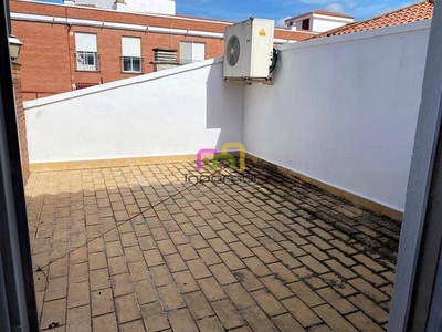 Venta Piso Badajoz. Piso de tres habitaciones Primera planta con terraza