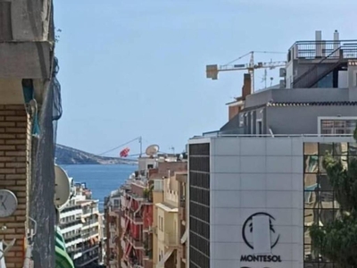 Venta Piso Benidorm. Piso de tres habitaciones Cuarta planta con terraza