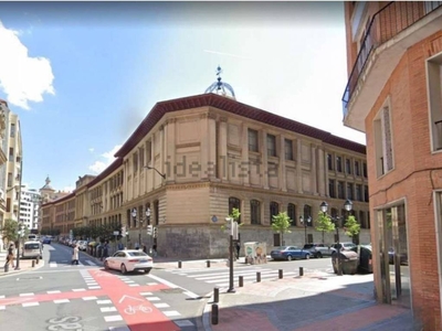 Venta Piso Bilbao. Piso de tres habitaciones en Calle de Elcano. A reformar segunda planta con balcón calefacción individual