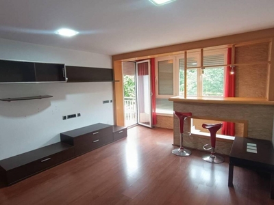 Venta Piso Blanes. Piso de tres habitaciones en Calle Miguel de Cervantes. Buen estado segunda planta con balcón