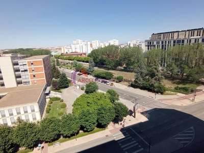 Venta Piso Burgos. A reformar con terraza