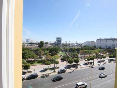 Venta Piso Cádiz. Piso de cuatro habitaciones Quinta planta con terraza