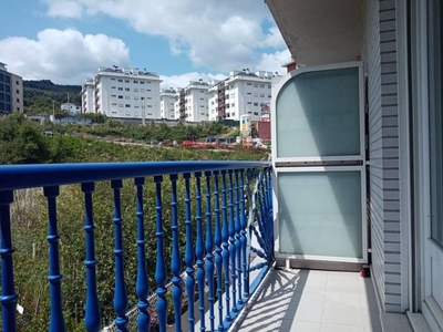 Venta Piso Castro Urdiales. Piso de dos habitaciones en Avenida Cantabria. Buen estado primera planta con balcón