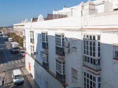 Venta Piso Chiclana de la Frontera. Piso de dos habitaciones en CARAZA. 11130 Chiclana de la Frontera (Cádiz)Núcleo Urbano. Buen estado