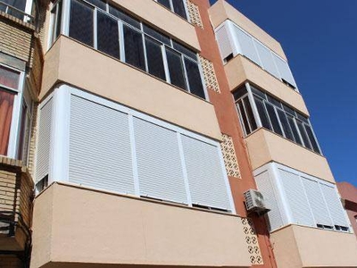 Venta Piso Chiclana de la Frontera. Piso de tres habitaciones en LUIS COLOMA. Chiclana de la Frontera (Cádiz)Núcleo Urbano. Buen estado