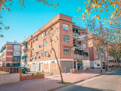 Venta Piso Córdoba. Piso de cuatro habitaciones Primera planta con terraza
