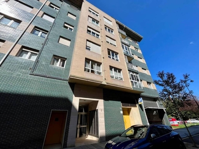 Venta Piso Corvera de Asturias. Piso de tres habitaciones en Calle La Ñora. Buen estado primera planta con terraza