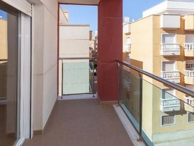 Venta Piso El Ejido. Piso de tres habitaciones Con terraza