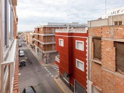 Venta Piso El Ejido. Piso de tres habitaciones