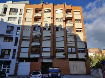 Venta Piso en Avenida Gijon. Siero. Buen estado segunda planta plaza de aparcamiento calefacción central