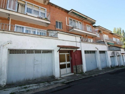 Venta Piso en Calle San Marcos 4. Arenas de San Pedro. Buen estado segunda planta plaza de aparcamiento con balcón calefacción individual