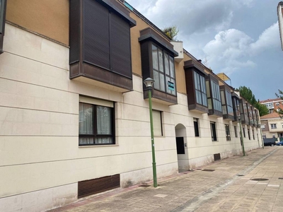 Venta Piso en Calle Vera del Camino. Burgos. Buen estado plaza de aparcamiento con balcón