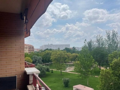 Venta Piso en Glorieta AMADORA. Córdoba. Buen estado tercera planta plaza de aparcamiento