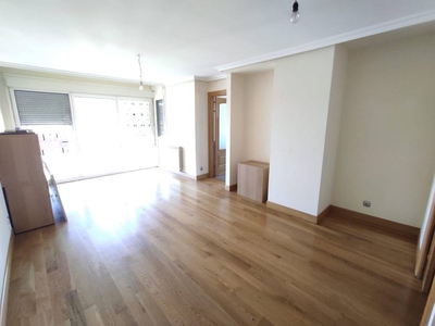 Venta Piso en Urki Kurutzekua Kalea. Eibar. Muy buen estado segunda planta con balcón calefacción central