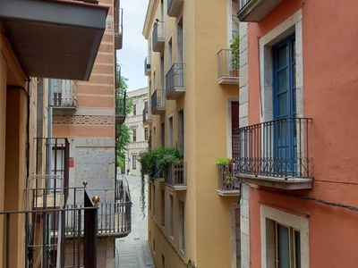 Venta Piso Girona. Piso de dos habitaciones Buen estado segunda planta con terraza