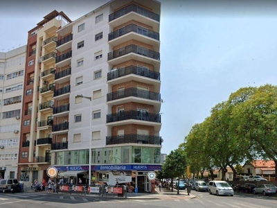 Venta Piso Huelva. Piso de cuatro habitaciones en Roque Barcia. Tercera planta con terraza