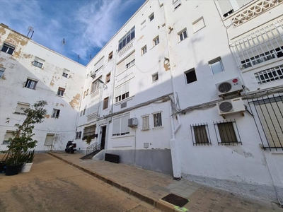 Venta Piso Huelva. Piso de tres habitaciones en Avenida Federico Mayo. Buen estado tercera planta