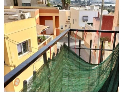 Venta Piso Huércal de Almería. Piso de tres habitaciones en Calle BUENAVISTA. A reformar segunda planta