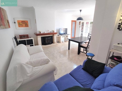 Venta Piso Inca. Piso de tres habitaciones Con balcón