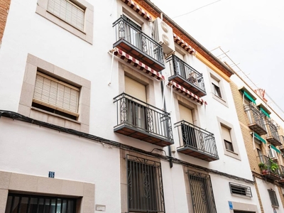 Venta Piso Jaén. Piso de cuatro habitaciones Segunda planta con terraza