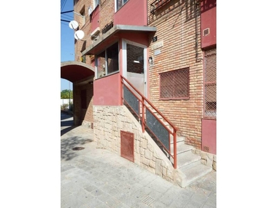 Venta Piso Lleida. Piso de dos habitaciones en Calle Cardenal Cisneros. Buen estado con balcón